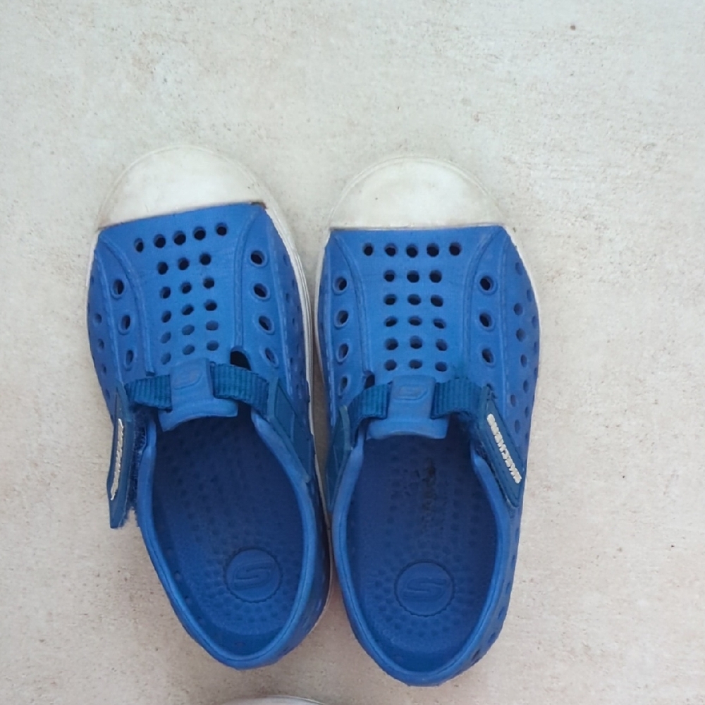 Size 7 Toddler Blue Slip-On Shoes